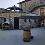 Hébergement de vacances Mas De Caractère En Zone Natura 2000 Avec Jacuzzi Et Hammam *